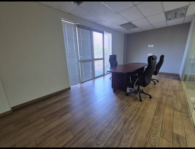 2,341M² WAREHOUSE TO LET IN LONGMEADOW